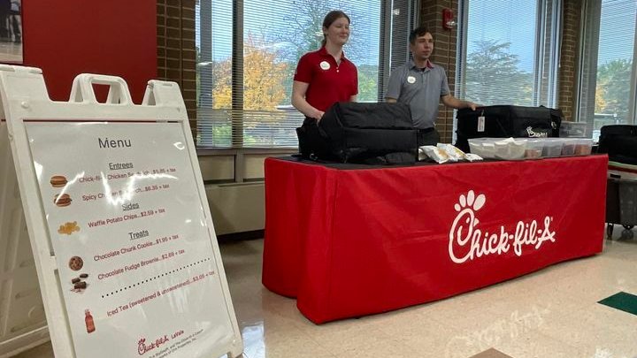 alleganycollgmd's tweet photo. @CFALaVale will now be on the Cumberland Campus on Mondays as well as Thursdays, from 11am-1pm. Accepting cash/cards. #chickfiladay #alleganycollegeofmaryland https://t.co/3yBifTzI7D