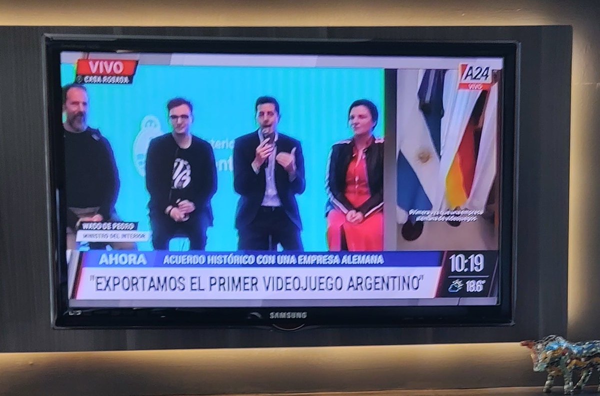 Tremendo cachetazo a los muchísimos y excelentes realizadores argentinos de videojuegos. Hasta Metegol tuvo su juego, ya en 2013. Otra mentira más…