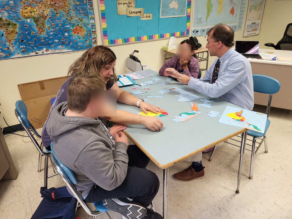 keyeshistory's tweet photo. Always happy to have a visit from Mr Meringer during Global Studies, especially when he's filling in as a TA for the period! Ottoson is such a great community where everyone jumps in as needed. https://t.co/BZLswjD6Ki