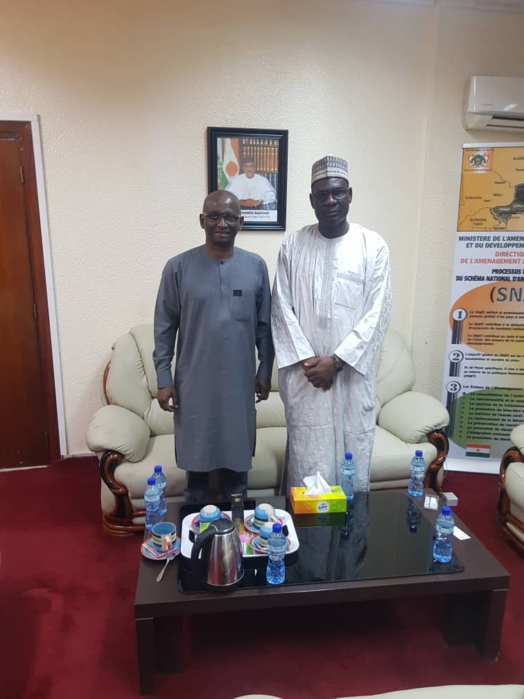 CARE Niger / Burkina Faso (@careniger) on Twitter photo En Visite de travail au Niger, le Directeur Régional de <a href="/CAREWARegion/">CARE in West-Africa</a> International Afrique de l'ouest, <a href="/BallaSidibe/">Moussa balla sidibe </a> a effectué une visite de courtoisie au ministÚre de développement communautaire, en compagnie de la Directrice des programmes de <a href="/CARE_Danmark/">CARE Danmark</a> En Visite de travail au Niger, le Directeur Régional de <a href="/CAREWARegion/">CARE in West-Africa</a> International Afrique de l'ouest, <a href="/BallaSidibe/">Moussa balla sidibe </a> a effectué une visite de courtoisie au ministÚre de développement communautaire, en compagnie de la Directrice des programmes de <a href="/CARE_Danmark/">CARE Danmark</a>