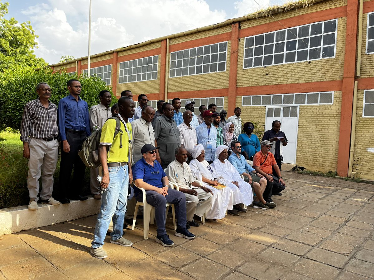 WaterResearchC1's tweet photo. Discussions and conversations at the Hydraulics Research Center at Wad-Madani, Gezira
@WatDev1 
@ASARECA https://t.co/EynmZwuFqR