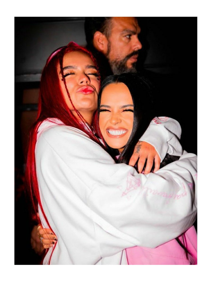KarolGWW's tweet photo. Karol G &amp; Becky G juntas,que REINAS! https://t.co/uo73BwRYm5