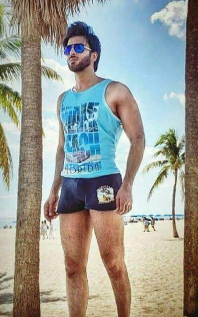 Desi Top tweet media