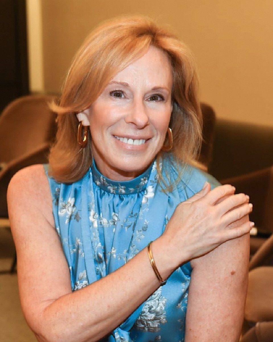 sanditreliving's tweet image. Beautiful Dane bangles for a beautiful cause. Looks great &amp;amp; zero weight. High-polish gold. Until Oct. 31, @_jennybird donate 25% of each Dane piece sold to @CAMHfoundation’s #womenmind initiatives to support women’s mental health research.
bit.ly/3rQxrbL