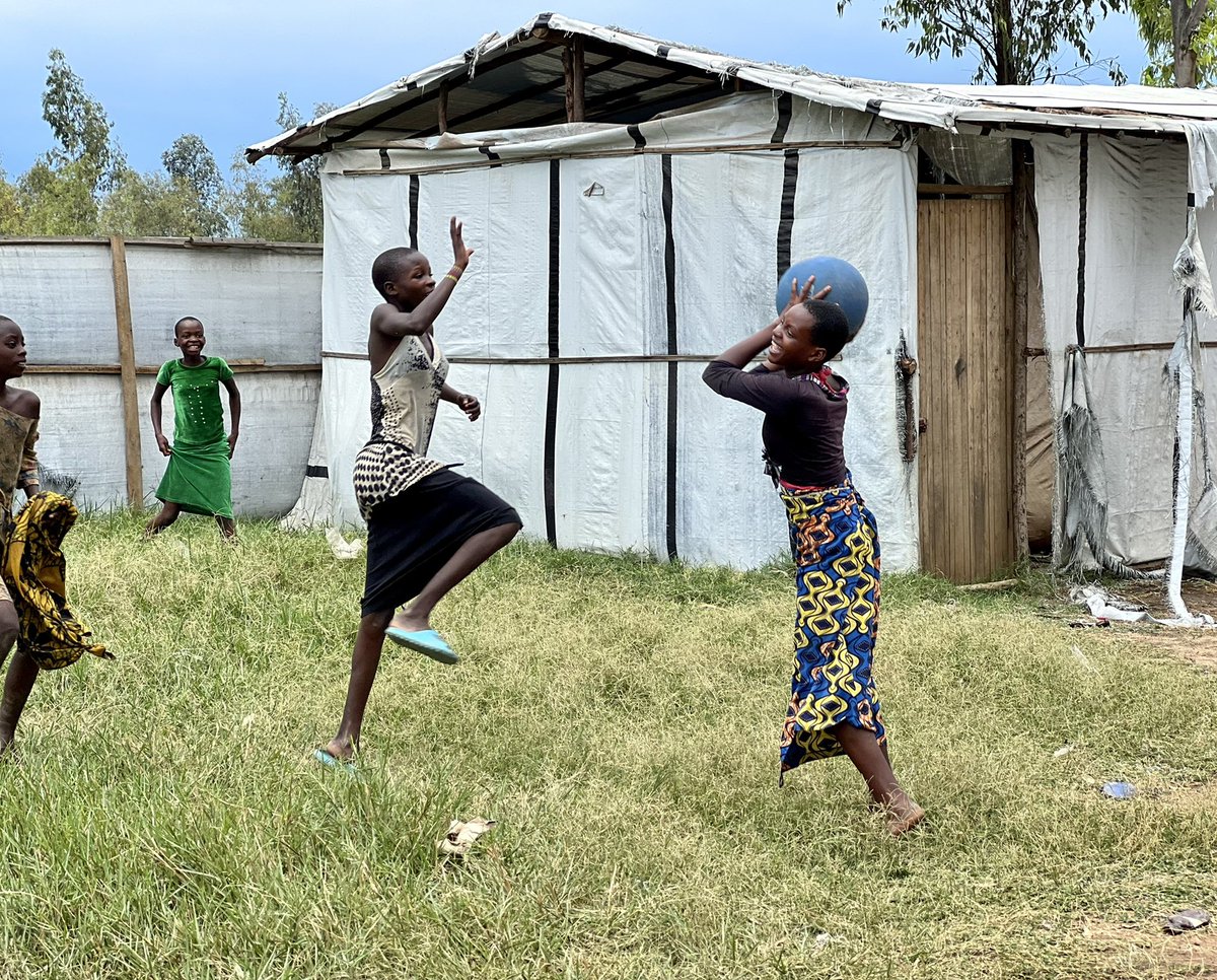 Sad_ngo's tweet image. Bon début de semaine à tous!

#EAEKinyinyaII.
#childprotectionfirst
#SADBurundi