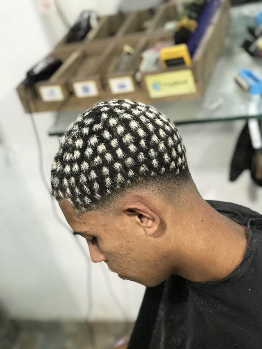 Disfarce De Favela °2020 tweet media