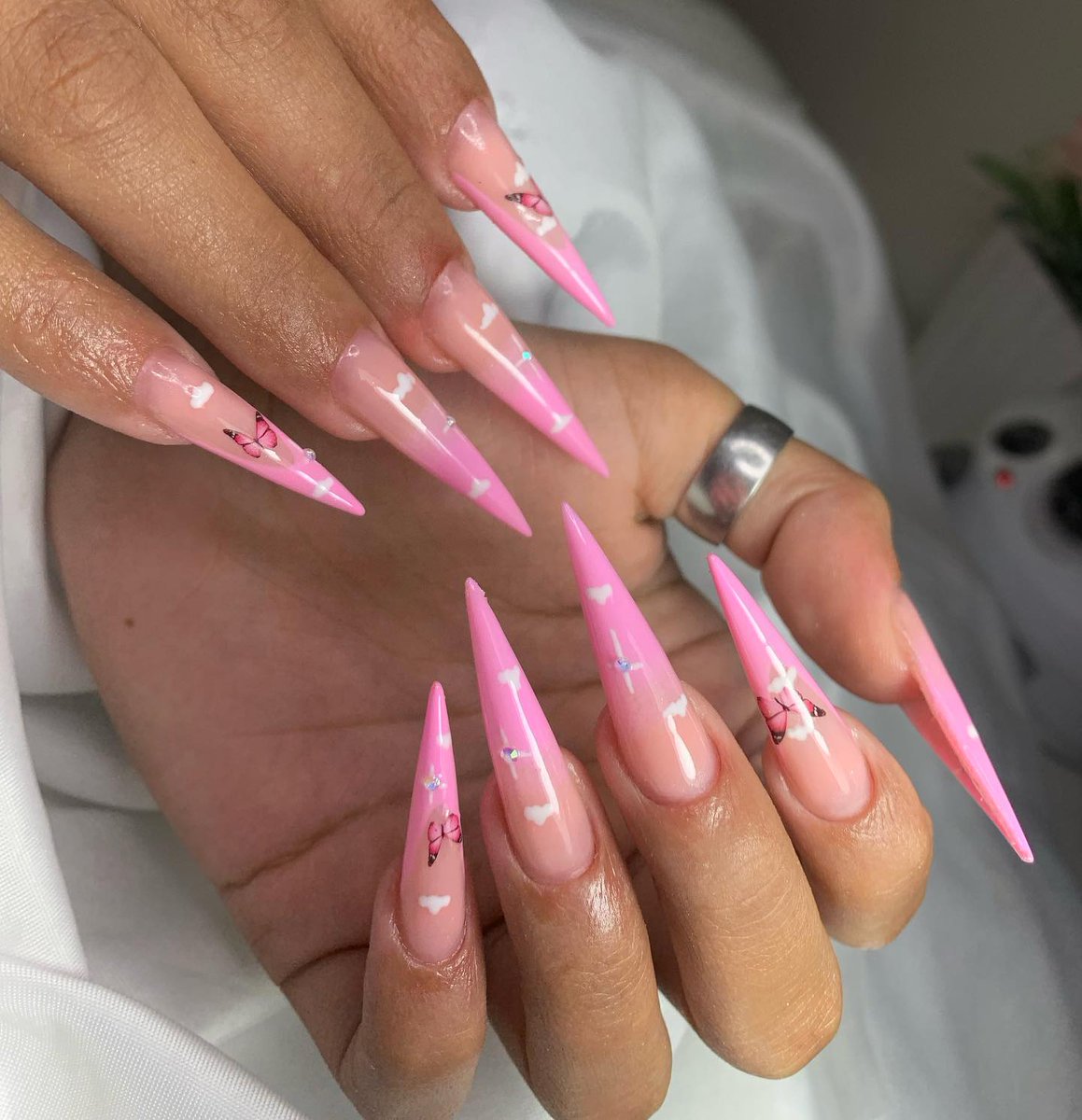 onenailsinspo's tweet photo. 📸 rannynaildesignerr https://t.co/ioHYNPsTra