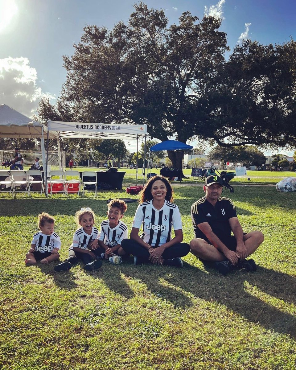 topaz_brady's tweet photo. #soccerfamily #myloves 😍⚽️❤️ https://t.co/1RPbO5Sv8y