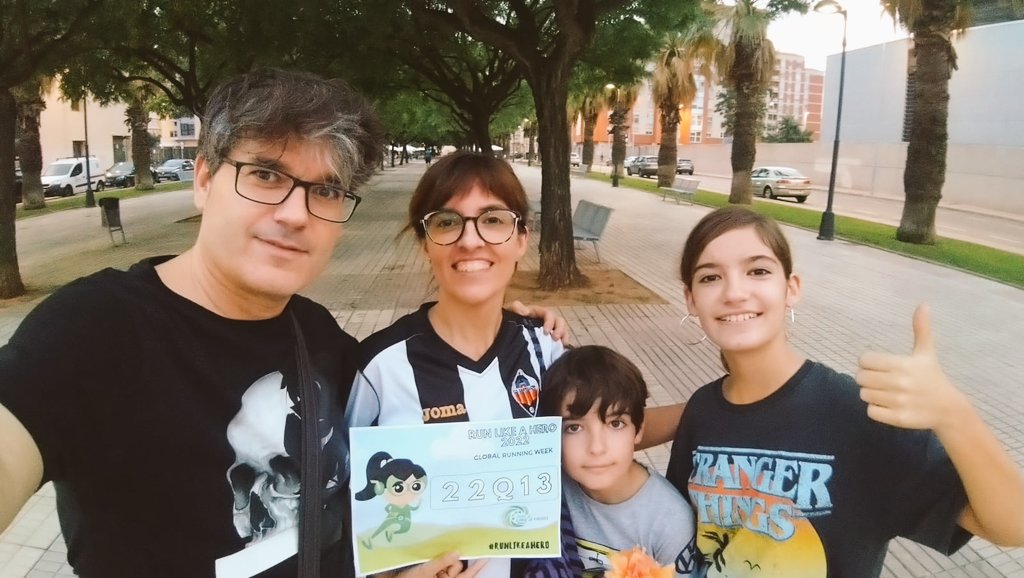 pilar_monton's tweet photo. Por ell@s, desde Castellón #runlikeahero https://t.co/UegzXb7IWm