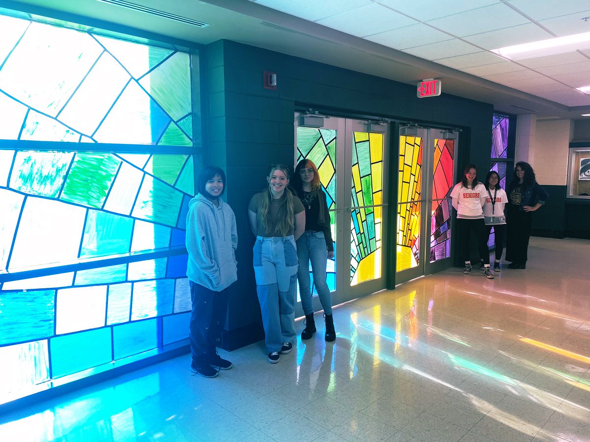 NAHS members and their “stained glass” window masterpiece in the B Hallway🎨 (Gabby Carpio, Paige Estoll, Ava Cosenza, Grace Ketchmark, Emily Wong, and Ms. Brown (not pictured Grace Leeth)