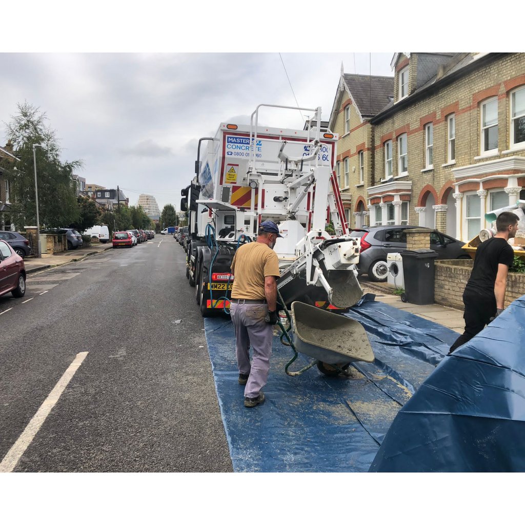 mstrmixconcrete's tweet photo. πΈ Foundations delivered for a domestic project in Radlett
#MastersOfTheMix #onthetools #construction #building #structure #concretepumping #concrete #constructionlondon #workbootson #tradetalk #renovation #engineering https://t.co/wjgthdwZou