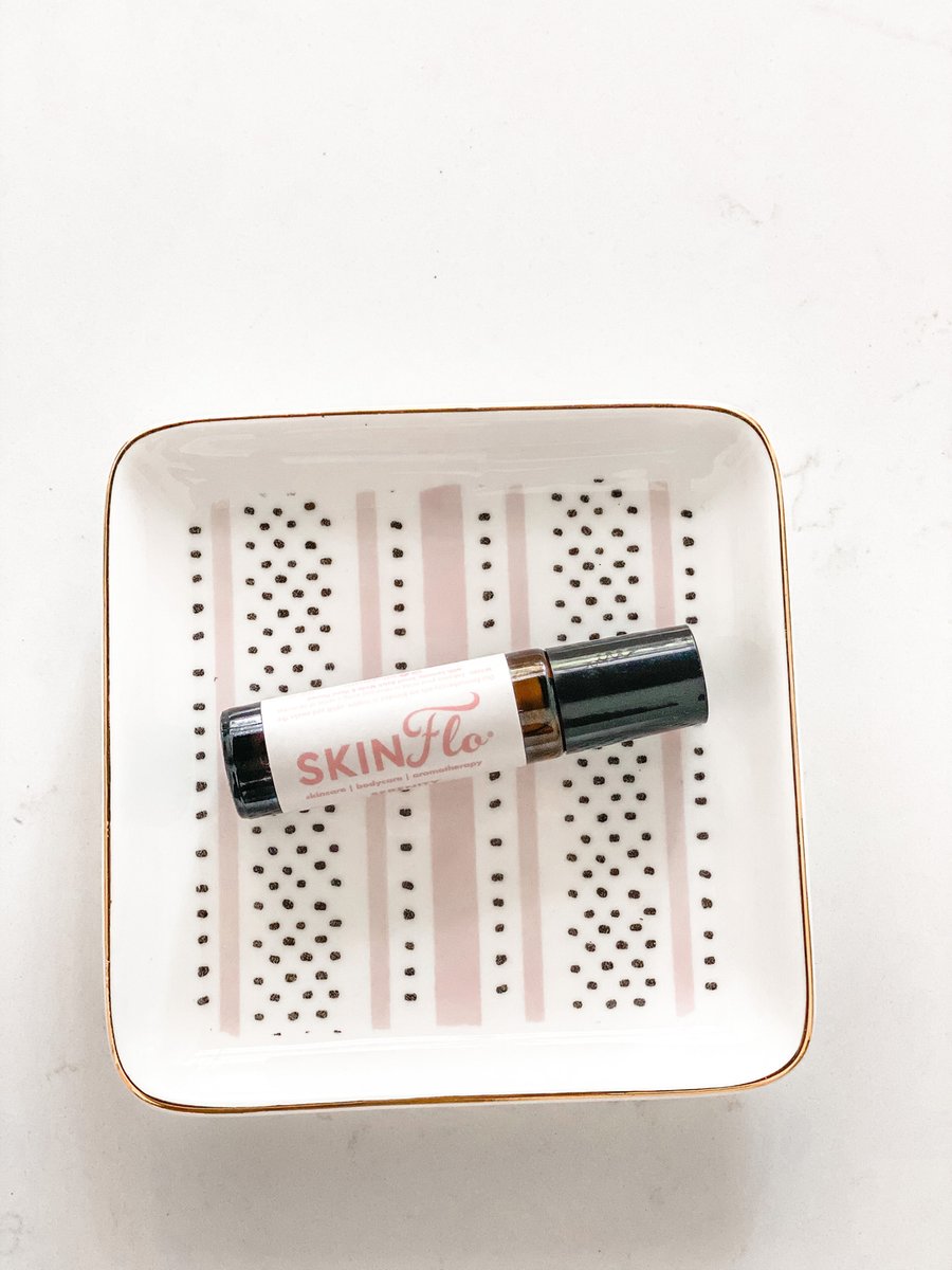 Drop a ❤️ of you enjoy the benefits of essential. 

Don't sit on essential oils. Use them. They could be the key to your daily stress management. 

A few dabs of your fave oil on your wrists or the nape of your neck will work wonders to bring down the stress levels. Try Skinf