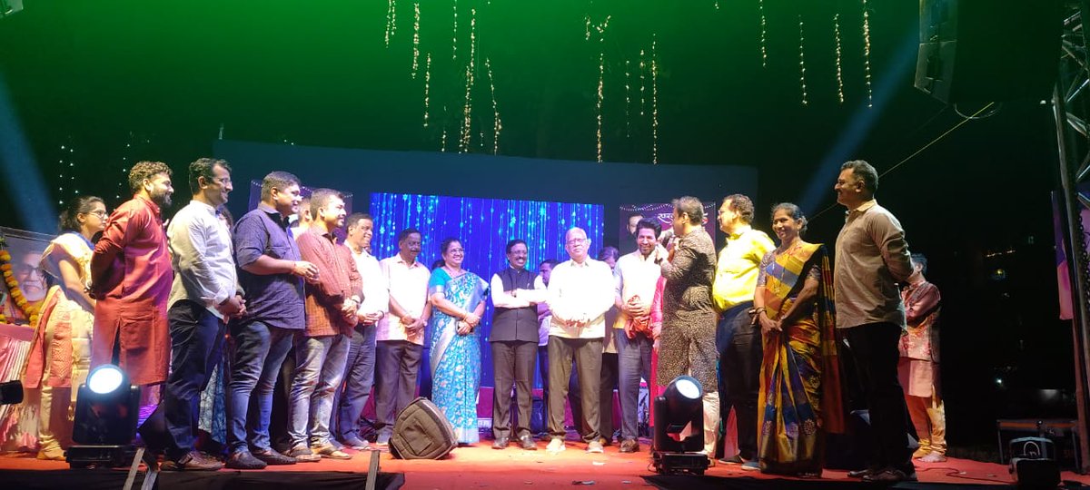 ShingadeSujata's tweet photo. #स्वरगंधार PRESENT #THERIVERFESTIVAL
Art, Music & Food….सदर कार्यक्रमाचे आयोजन मा.नगरसेवक अभिषेक घोसाळकर यांनी केले होते. उदघाटन प्रसंगी शिवसेना सचिव,खासदार @Vinayakrauts उपस्थित होते.
@ShivSena @OfficeofUT @AUThackeray https://t.co/MBBStm2SWm