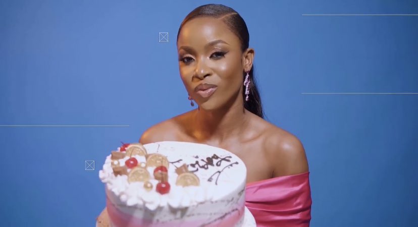 MakopaTiroyaone's tweet photo. @fastestcakes Thank you so much for choosing our Big Bella...⚡👑🤸🎂...YOU WONT REGRET THIS DECISION 💪💪🥰

Am allergic to cake but for Big Bella i will eat it by fire by force...if i die i die🤣🤣🤣🤣🤣🤣

TEAM CAKE &amp; WINE
VERSITALE BELLA
Bella Okagbue

DONE DONE DONE ✅✅✅✅✅ https://t.co/hELCbJNHj4