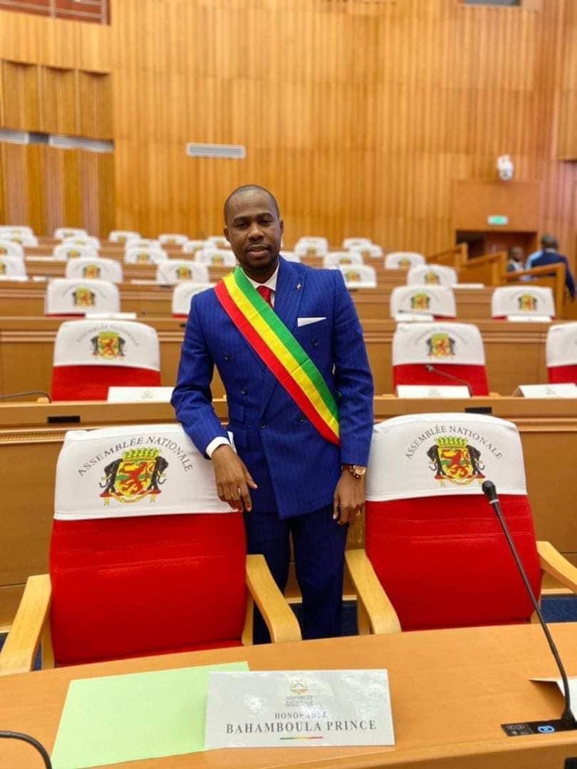 AMobebissi's tweet photo. #RCONGO : le jeune Député Prince Bahamboula , a été agressé à 1h chez lui aux flamboyants par des hommes cagoulés. https://t.co/5LcDD1735j