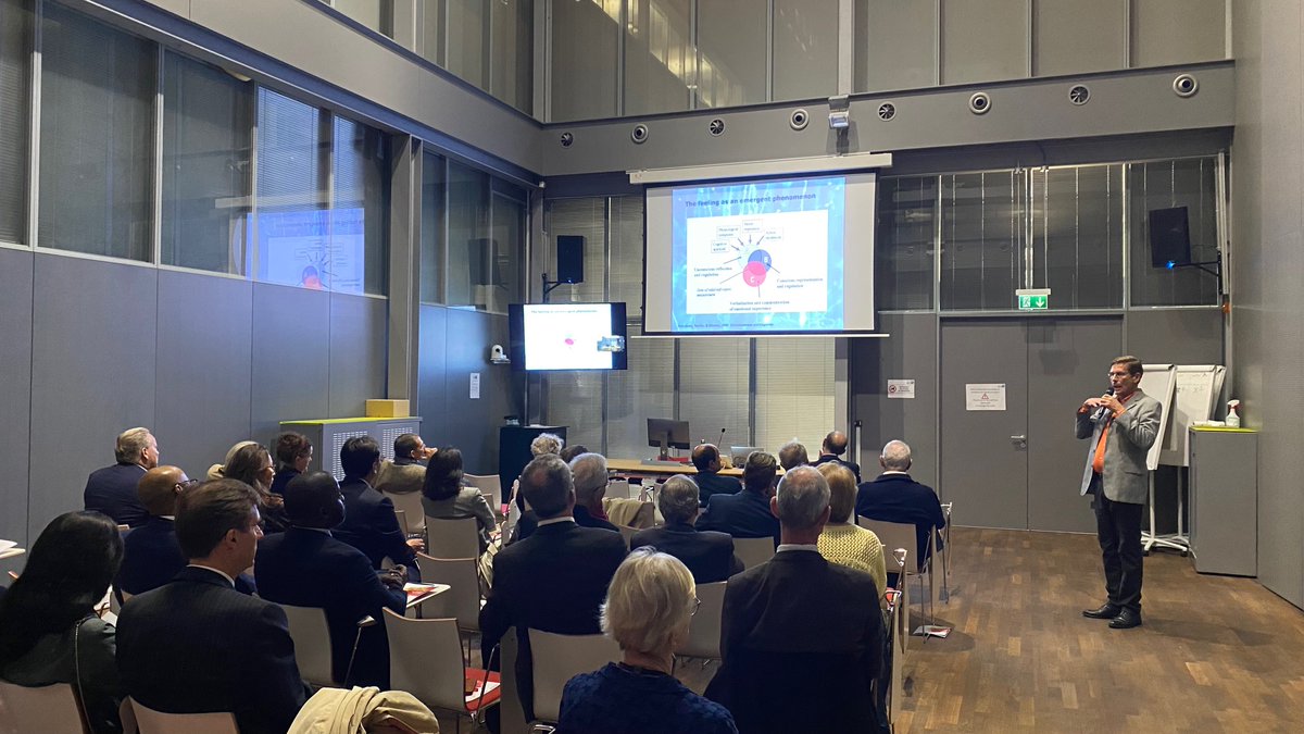 Club Diplomatique de Genève (@clubdiploge) on Twitter photo Last Thursday, the <a href="/CISA_UNIGE/">CISA_UNIGE</a> welcomed the members of the <a href="/ClubDiploGE/">Club Diplomatique de Genève</a> at the <a href="/CampusBiotech/">Campus Biotech</a> to discuss on “Emotional skills in negociation”. Last Thursday, the <a href="/CISA_UNIGE/">CISA_UNIGE</a> welcomed the members of the <a href="/ClubDiploGE/">Club Diplomatique de Genève</a> at the <a href="/CampusBiotech/">Campus Biotech</a> to discuss on “Emotional skills in negociation”.
