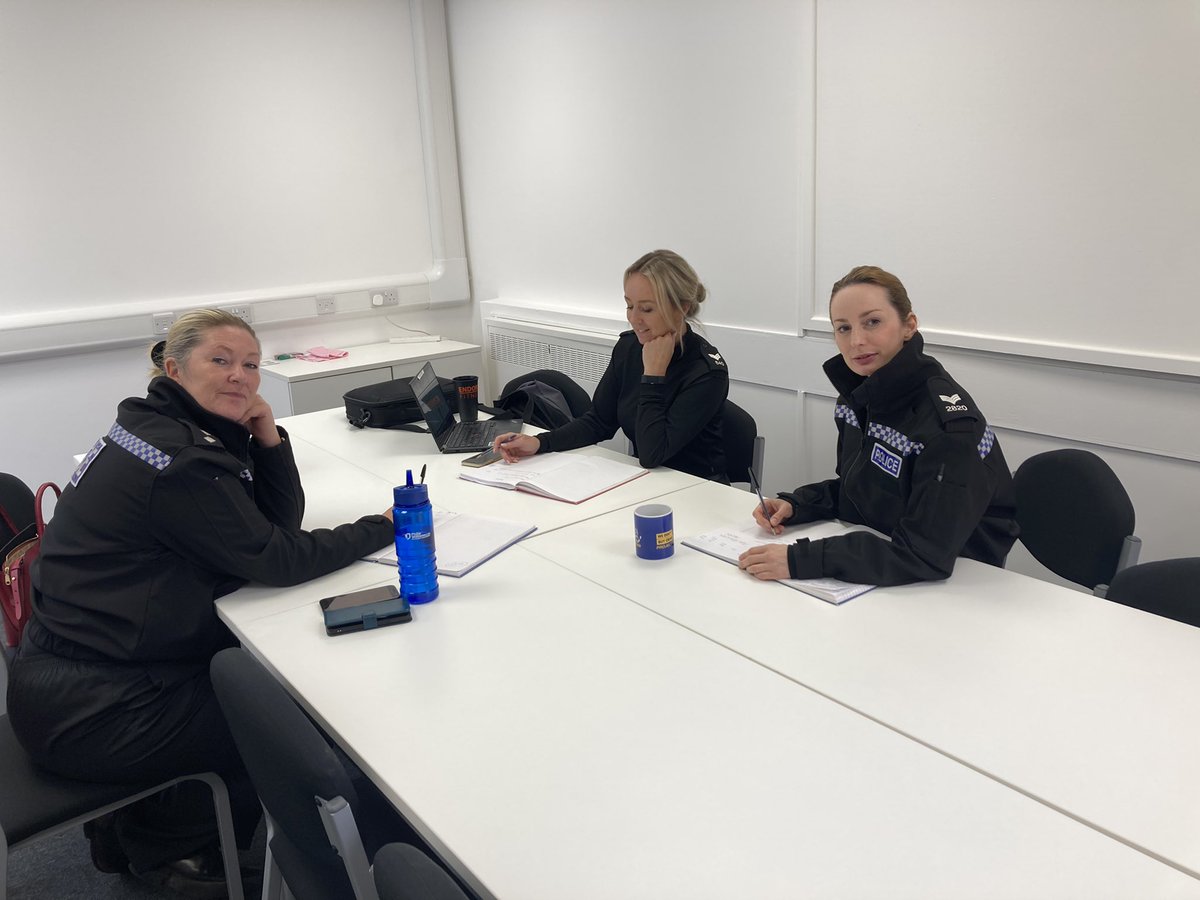 SNT_SEShrops's tweet image. South Shropshire SNT supervisors are meeting to discuss community issues. #InspectorRoberts has another long day ahead with the Ludlow Parish Council Meeting at 7pm tonight too.