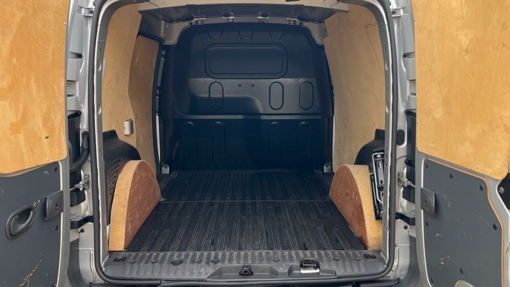 MarshallMercCV's tweet photo. #VanOfTheWeek at Marshall #Mercedes #Benz #Truck & #Van #Andover is this Mercedes Benz Citan 111 CDI LWB. Ther perfect urban delivery van!
Now only: £9,250 + VAT.
Call 01264 253663 or visit > https://t.co/2gRIXNYqNZ to find out more. https://t.co/wMy2NS2aR0