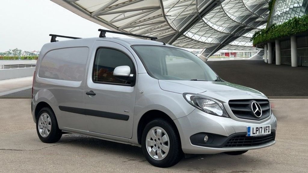 MarshallMercCV's tweet photo. #VanOfTheWeek at Marshall #Mercedes #Benz #Truck & #Van #Andover is this Mercedes Benz Citan 111 CDI LWB. Ther perfect urban delivery van!
Now only: £9,250 + VAT.
Call 01264 253663 or visit > https://t.co/2gRIXNYqNZ to find out more. https://t.co/wMy2NS2aR0