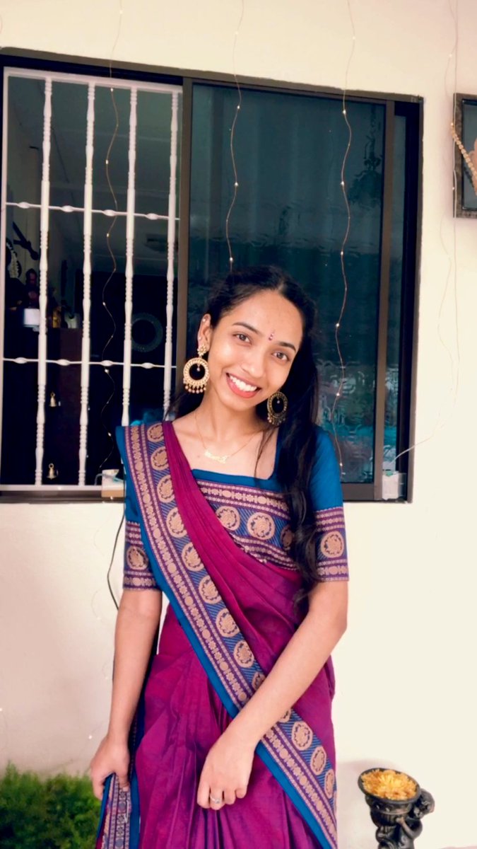 rere___26's tweet photo. Happy Deepavali 💋😚 https://t.co/J1e6DGQMFZ