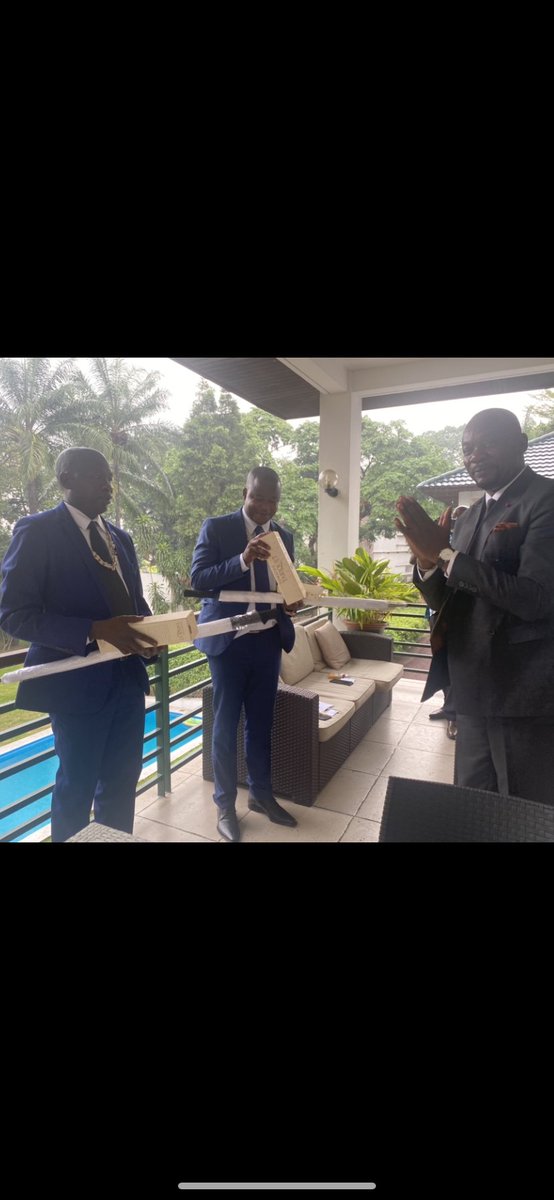 OgaJok's tweet photo. Il a plu à Leurs Majestés, les Chefs coutumiers du Territoire Mahagi en ITURI, Chef Jean Faustin NYIPIR et Chef Arnold LOKWA, d'échanger en notre résidence ce jour autour de Mapatano Festival. Initiative que les Chefs  encouragent vivement https://t.co/A2guEGkRFl