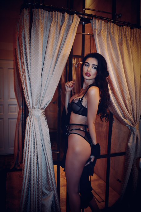 Bonjour https://t.co/zT8Va5IFiw