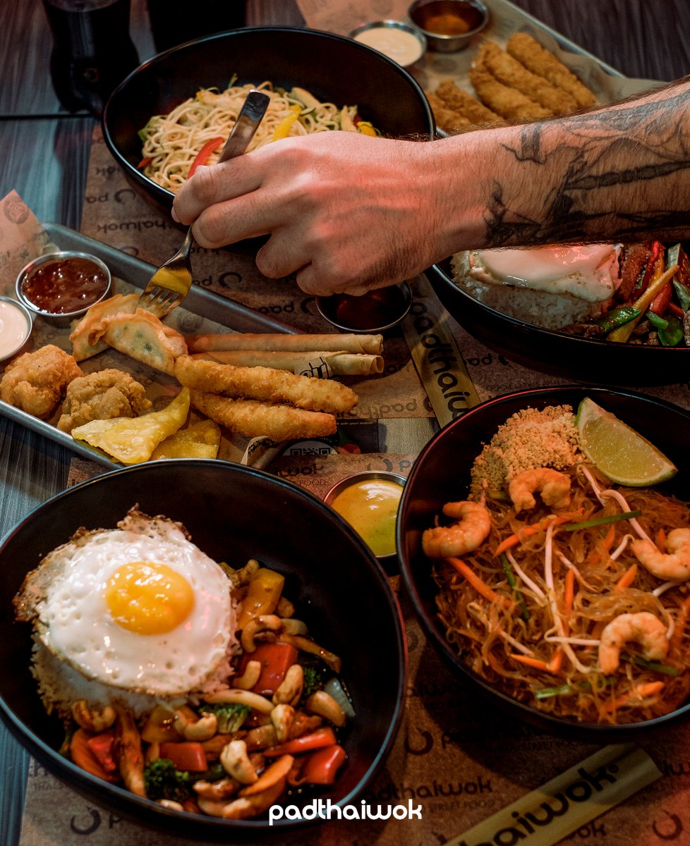 Sabes que no puedes resistirte 🔥

Arroces, Curry, Noodles… ✨ Cuando se trata de #Padthaiwok es difícil decidirse.

¿Has elegido tu preferido? 🍜 Déjalo en comentarios 👇👇👇

Thaifood #Padthairestaurant #Padthaiwoklover #ThaiStreetFood.