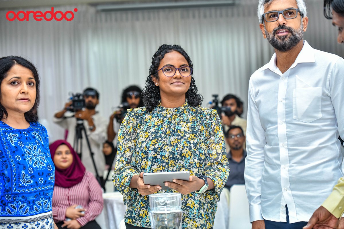OoredooMaldives's tweet photo. އޭއައި ޓްކްނޮލޮޖީ މެދުވެރިކޮށް ދިވެހި ބަހުން މުއާމަލާތްކުރާ ފުރަތަމަ ޑިޖިޓަލް ކެއާ އެސިސްޓެންޓް "އެވީ" މިއަދު އަޅުގަނޑުމެން މި އިފްތިތާހުކުރީ ނުހަނު އުފަލާއެކު.

929 އަށް ގުޅާލައިގެން އެވީ މެދުވެރިކޮށް ޑޭޓާ، އެސްއެމްއެސް، ވޮއިސް އަދި ބިލް ބެލެންސް މިހާރު ބަލާލެވޭނެ. https://t.co/FMU0QhJpr1