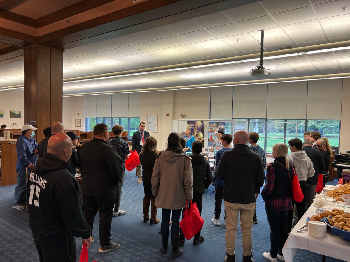 HolyGhostPrep's tweet photo. Thanks to the over 150 families who visited the @HolyGhostPrep Open House yesterday. We hope that you left with a greater understanding of the terrific programs/people here at Ghost. #ThinkPremier #ThinkGhost https://t.co/jg90d4SZM9