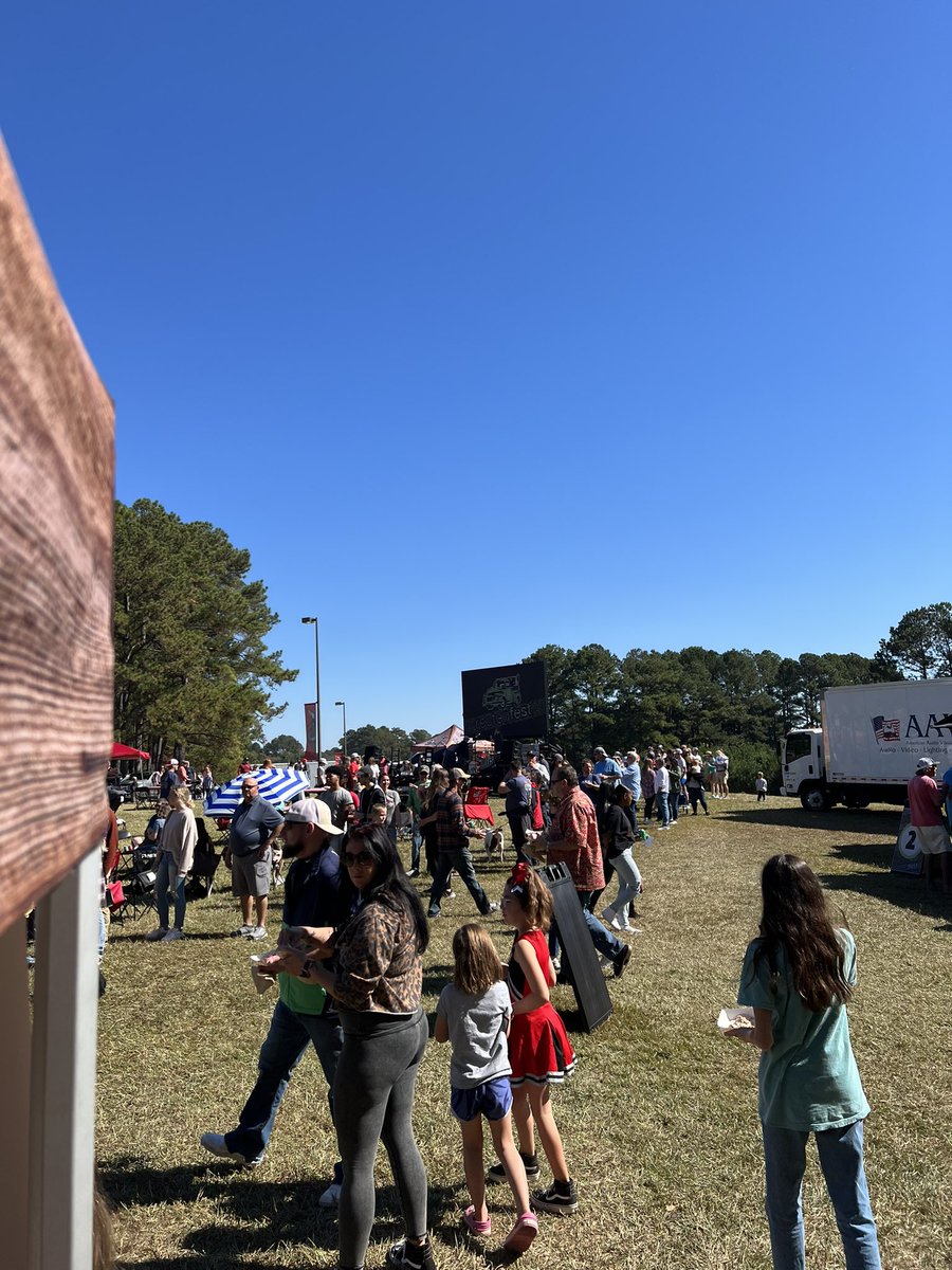 powerhausbbq's tweet photo. Last weekend it was 7,500 wing, this weekend was 4,000 pulled pork street tacos at the @recteq_official Recteqfest 2022. Life doesnβt get much better slinging tacos, wonder what happens next weekend?
Stay tuned #recteq #recteqlifestyle #teamrecteq https://t.co/XFbz23mqKX