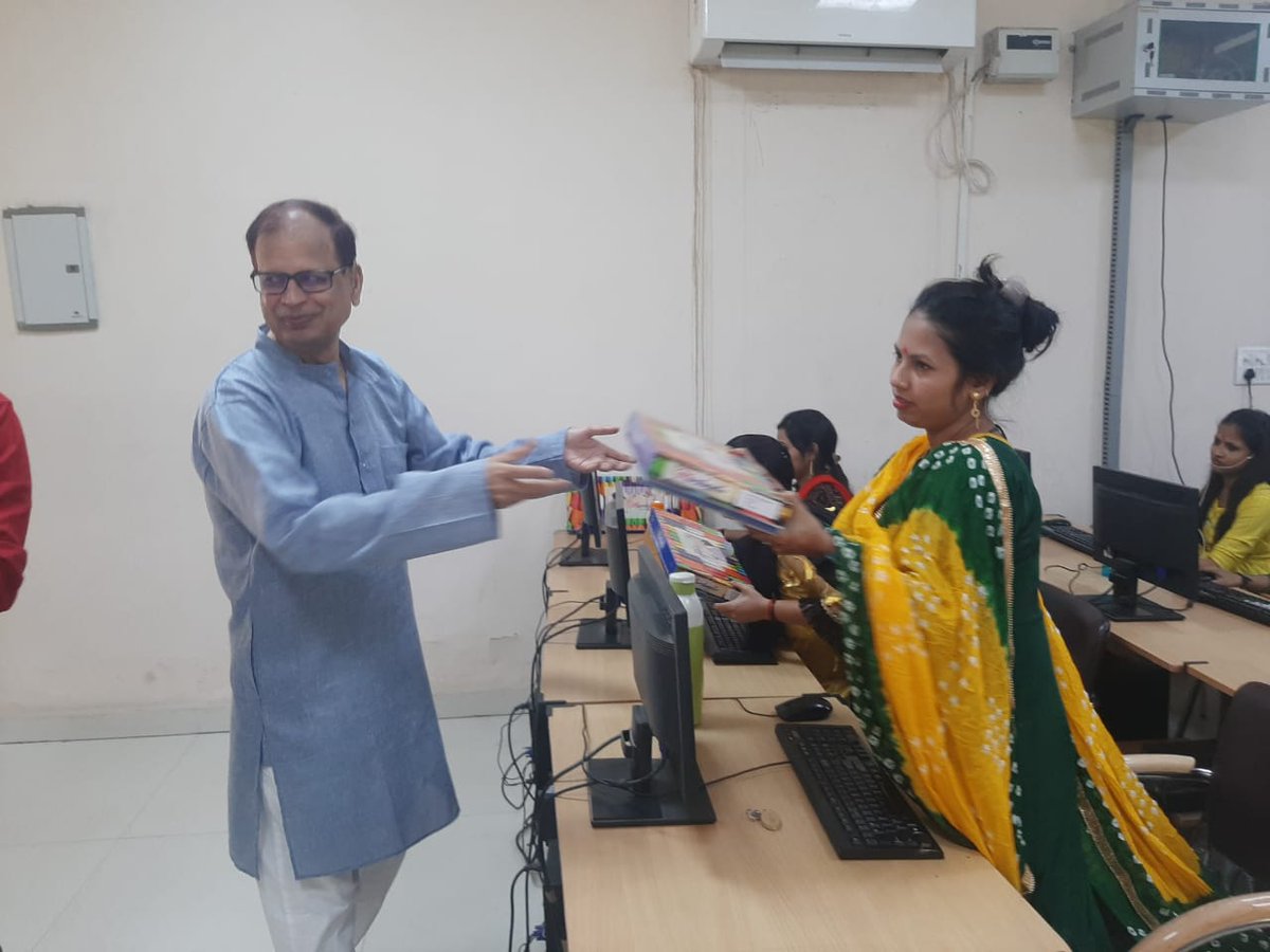 Dakshinanchal Vidyut Vitran Nigam Limited tweet media