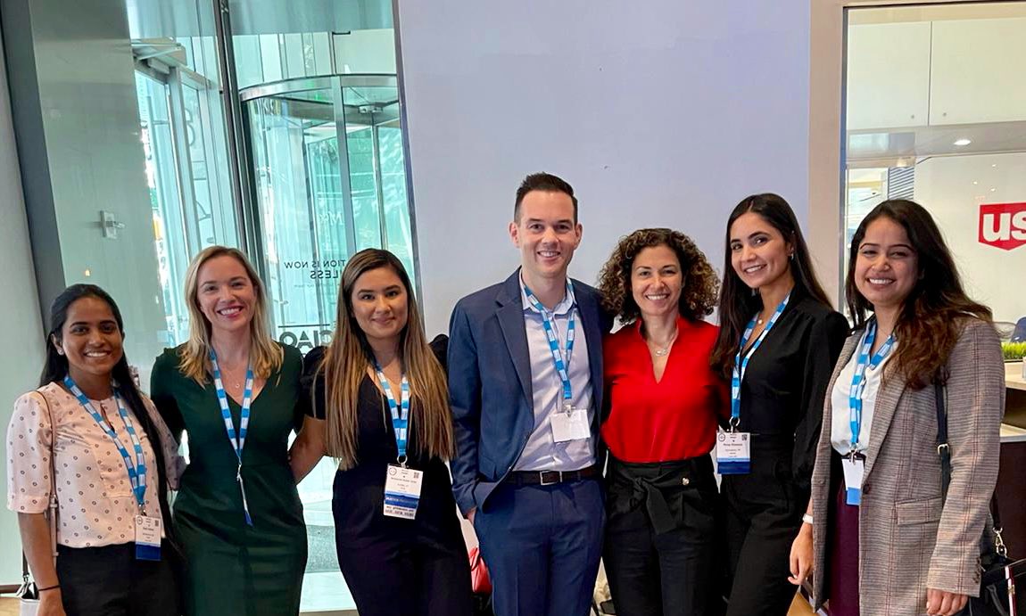 dunleavy_katie's tweet photo. #RealLifeMeetup for @MondayNightIBD collaborators with the rockstar @DCharabaty 👠💩🙌🏻

Grateful to work with this awesome team 🫶🏻

#ACG2022 #MondayNightIBD @joshsteinbergMD @RomyChamoun @GroverDheera et al https://t.co/xqcHQcx7yf