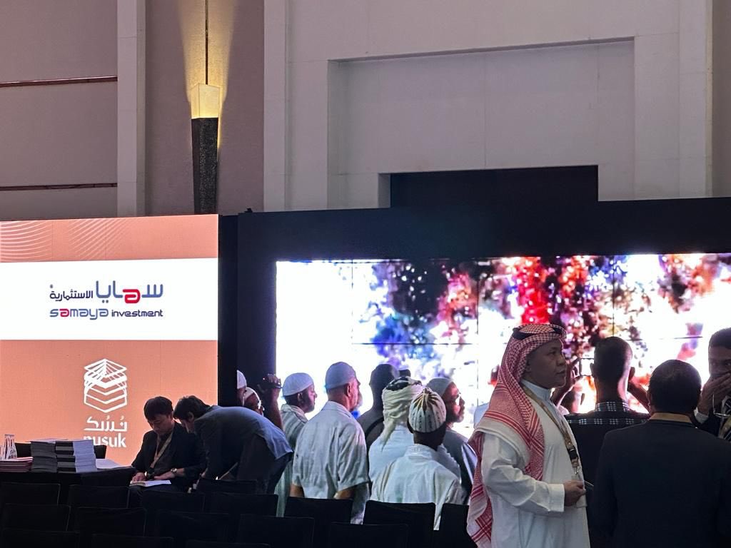 AlMehrij's tweet photo. سعدت باستقبال معالي وزير الحج والعمرة د. توفيق الربيعة في جناح شركة #سمايا_الاستثمارية المشارِك في المعرض الذي أقامته #نُسُك @MyNusuk في جمهورية #أندونيسيا بهدف التعريف بخدمات المنصة وتسهيل وتحسين تجربة زوار مكة المكرمة والمدينة المنورة. https://t.co/eQ3wQBOpM8