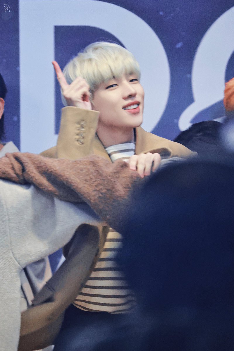 DateLove1206's tweet photo. 221024HQ

😽😽

#재찬 #JAECHAN #DKZ https://t.co/Lliirb5B8t