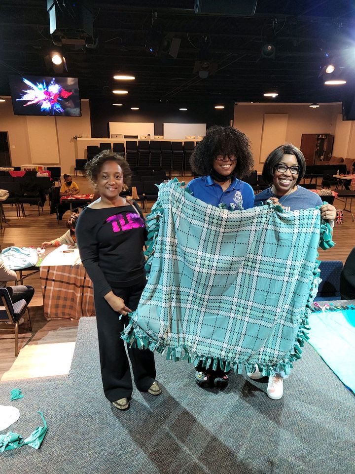 tlodpgcc's tweet photo. Our Top Teens joined with us at our #SickleCell Committee sponsored Tie Blanket Event. We designed blankets to be donated to the Sickle Cell Association of the National Capital Area. #TLODPGCC #TTAPGCC #Outreach #TopsInService #TLODInc #TTA #SCANCA https://t.co/UnyCXeDx1p