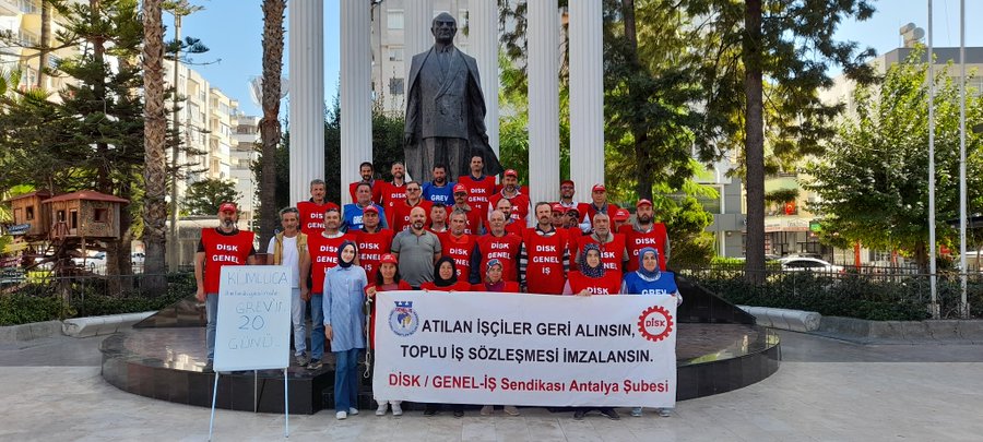 Kumluca Belediyesi grevi 20. gününde! Atılan 9 işçi işe geri alınana Kazanılmış sendika yetkisi tanınana Toplu iş sözleşmesi yapılana Asgari ücretin ve de açlık sınırının altında değil insanî bir maaş alana kadar!
