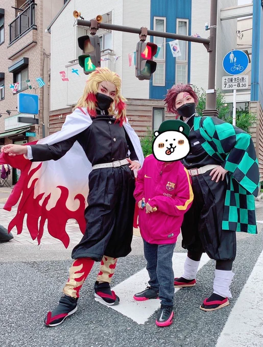 コスプレ少し前の写真になりますが今年の大正時代祭りにヨロズさんのたんじろう君と行ってきました折角なのでパレードに参加された皆様と許可を頂けた写真をぺたり大変貴重な体験をさせて頂けました!街の方に来年も来て欲しいと言って頂けて嬉しかったです #大正時代まつり #与野 