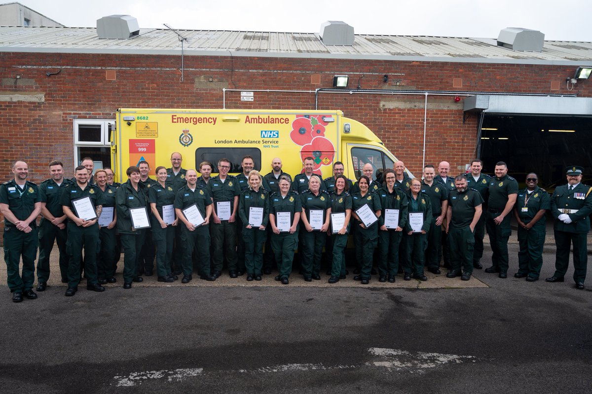Ldn_Ambulance's tweet photo. New week ✅
New Team Managers! ✅

Congrats to our second cohort of Team Managers, who graduated from their training at #NewMalden Ambulance Station 👏

This is a new role allows staff to develop into their first line management role #TeamLAS https://t.co/Hy3gsvvr9D