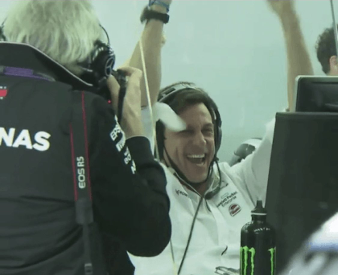 3 corridas pra essa temporada merda acabar 🥳🥳 a felicidade é genuína