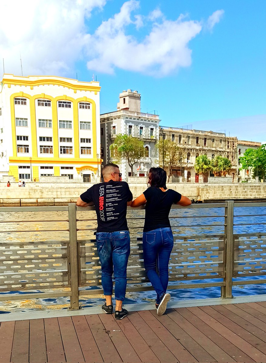ElVindicadorCu's tweet photo. La palabra precisa en el momento perfecto, una frase que entraña infinidad de emociones, una sonrisa que te quita la capacidad de soñar, porque aún despierto tal parece que sueñas. Las bellezas de #Cuba son innegables!!! #CubaEsAmor #TodosJuntos https://t.co/BYZzPo0Eqb