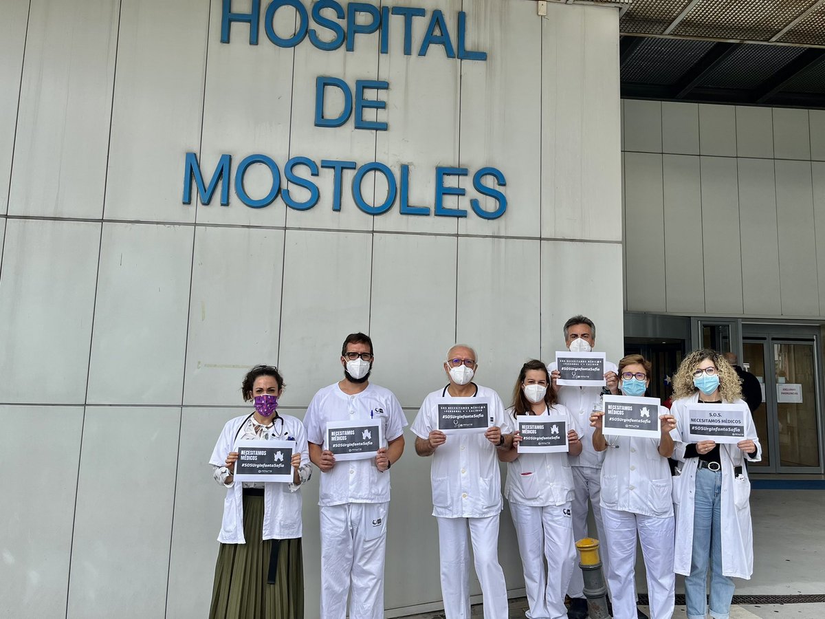 MARIAVILLA2's tweet photo. Los urgenciólogos del Hospital de Móstoles nos solidarizamos con nuestros compañeros del Hospital Infanta Sofía

#SOSUrgInfantaSofia @SomosUrgencias @amytsmedicos @MUDmedicos @IdiazAyuso @eruizescudero https://t.co/312JewlhXQ