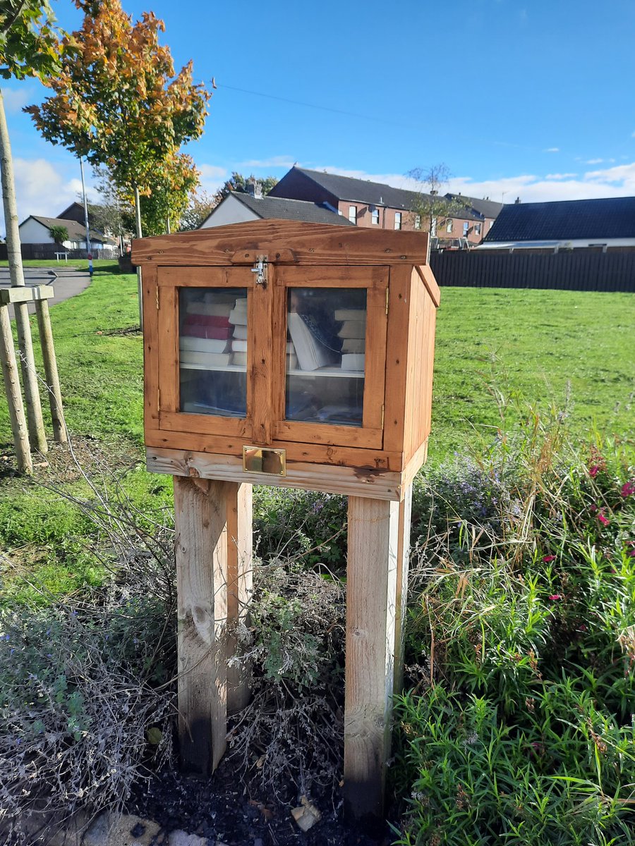 Check out Ballybeen's outdoor library #making a difference @nihecommunity innovation in the community @GrainiaLong working with the environment #communityspace
