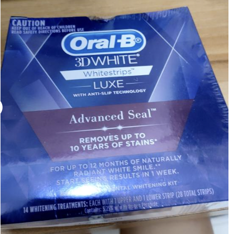 hkxxkrjp's tweet photo. Baru tahu Oral B pon ada whitening strip macam ni. Berkesan lepas few days je wehh. Senang sebab lekat je dekat gigi. Boleh pakai everywhere, anytime kita prefer. Approved by dentist tau!🦷🪥

Sekarang dah tak malu nak senyum dekat crush sebab gigi dah tak kuning dah 😭 https://t.co/dipqsHYUoo