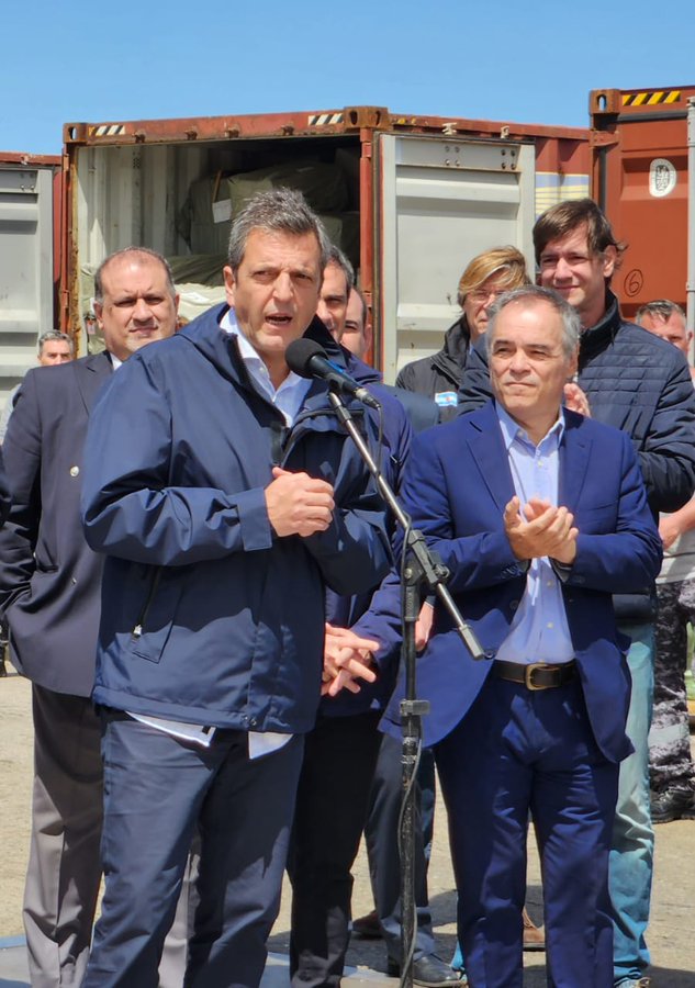 "Ojalá podamos detectar hacia dónde iba y nosotros poder volvernos competitivos. Esto es un indicio que hay falencias en la industria nacional y nosotros debemos llenar esos espacios".  

🎙️<a href="/MarceloCGERA/">Marcelo O. Fernandez</a> en #LaMecha 🔥 
📻provinciaradio.com.ar