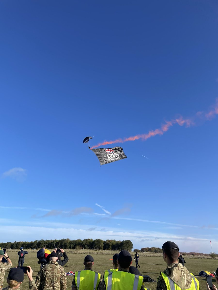 alanpjeans's tweet photo. Excellent start to the National @ArmyCadetsUK STEM camp, hosted by @WiltsACF The Army parachute display team on target as ever!! Great to see Army Cadets from across the UK joining together for specialist army experiences! #ScienceTechnologyEngineeringMaths https://t.co/9iXQfbgqGg