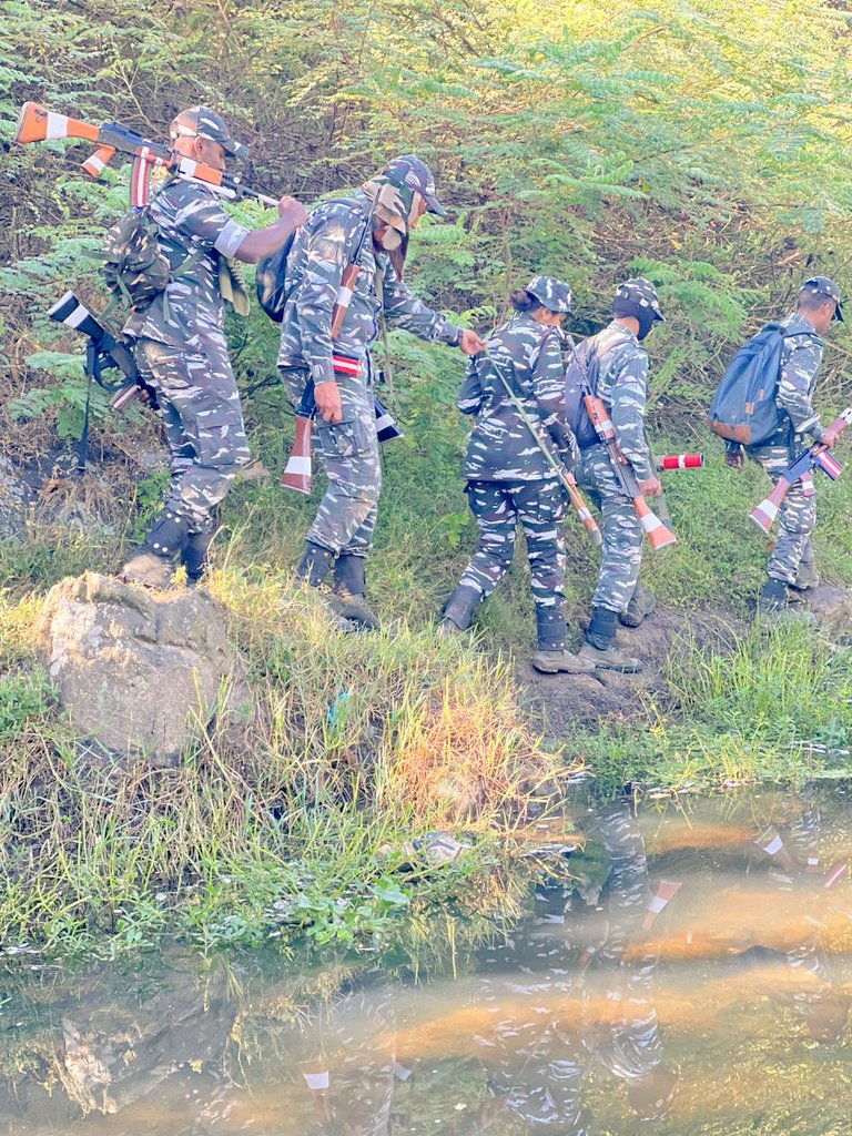 ISA_MountAbu's tweet photo. Extinction is the rule. Survival is the exception.” – Carl Sagan
01 week long Jungle camp/Survival of MOCC 53 culminated on a good note.
@crpfindia https://t.co/5ZtOUlTlqn