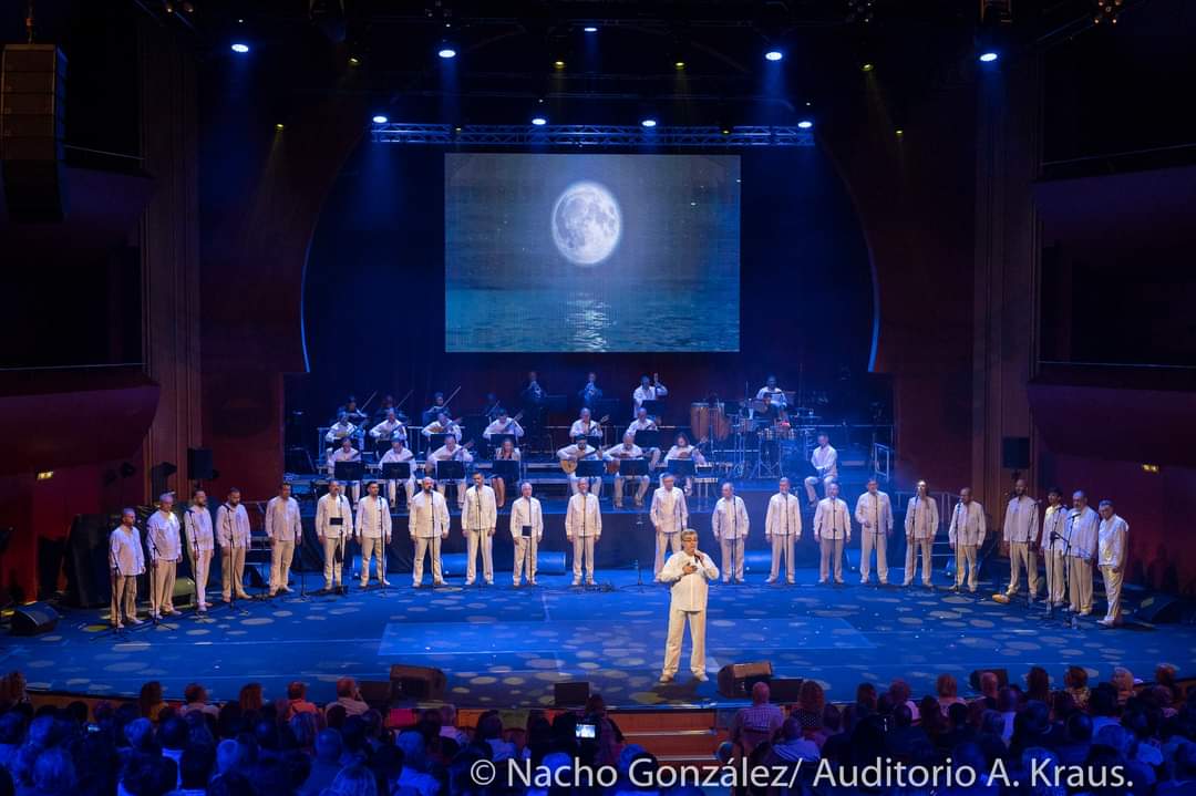 LosGofiones's tweet photo. PROFUNDAMENTE AGRADECIDOS por la entrega del público, que abarrotó el @AuditorioAKraus , ayer en la presentación de MÉXICO EN EL CORAZÓN 🇲🇽💖

De igual modo agradecidos a quienes colaboraron con nosotros para hacerlo posible.

📸 https://t.co/gtreSzsPM6 https://t.co/yauDcN1gRj