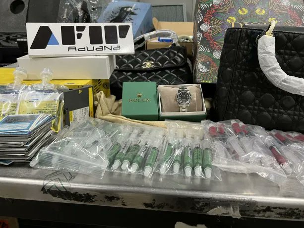 "Celebro este operativo porque es contrabando que perjudica a la industria nacional y a las reservas de dólares que hay en el país". 

🎙️<a href="/MarceloCGERA/">Marcelo O. Fernandez</a> en #LaMecha 🔥 
📻provinciaradio.com.ar