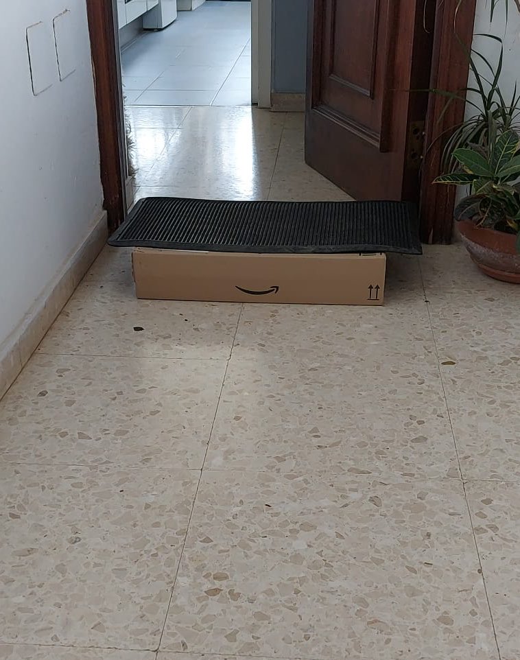 pepebop's tweet photo. Me han dado ganas de gritar: ¿Dónde estará el paquetitooooo? Quiero una pista que no lo veoooooo. Mira, señor llévame pronto. https://t.co/180vtEWwoK