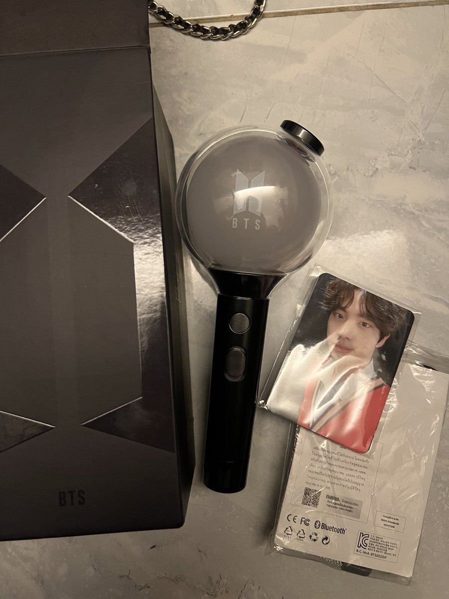 help rt? want to sell Preloved OFFICIAL LIGHT STICK BTS SE 700 nego & DICON 101 BTS FULLSET 450 nego dm @nofaniap